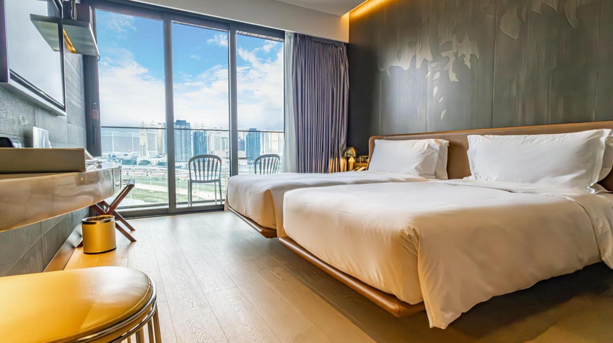 Yoho Hollywood Roosevelt Hotel Macau Exterior photo