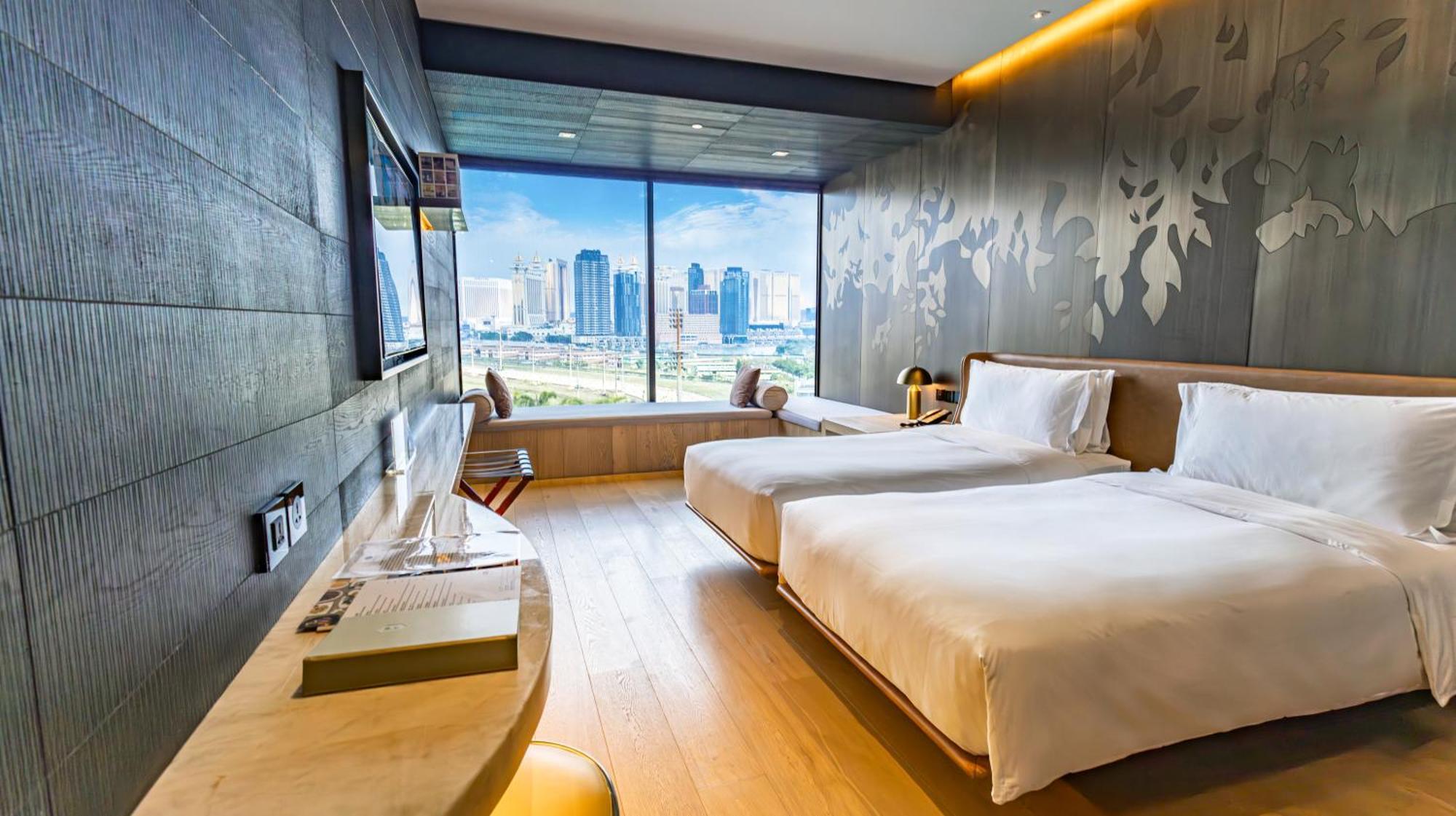 Yoho Hollywood Roosevelt Hotel Macau Exterior photo